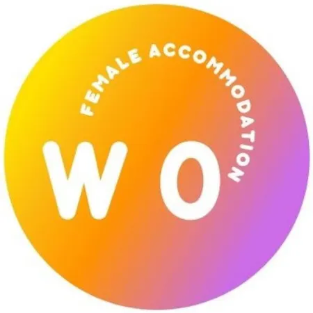 Women Only - Solo Mujeres *