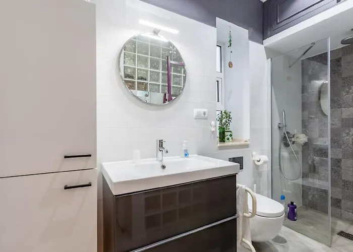 Women Only - Solo Mujeres * סביליה